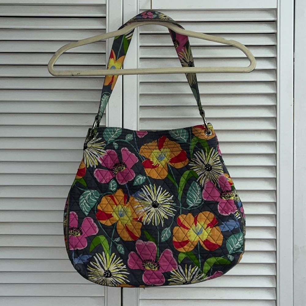 Vera Bradley Jazzy Blooms Cloth Shoulder bag with magnetic top closure